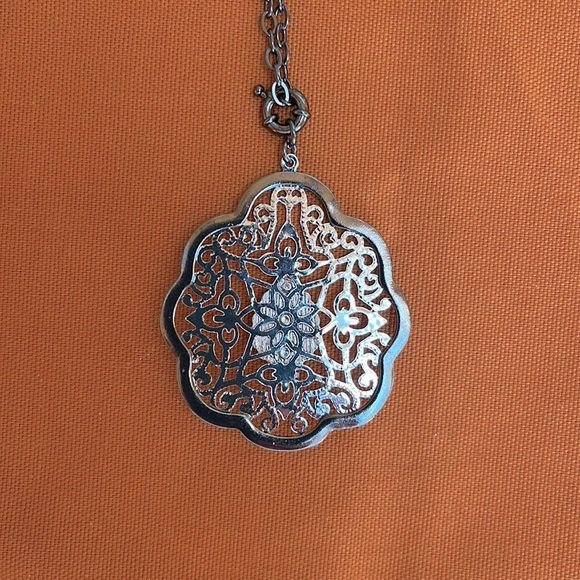 Lia Sophia Pendant Long Necklance Intricate Filigree Multifaceted Stone - Picture 3 of 6